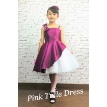 光沢ピンクのチュールドレス
