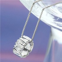 K10ホワイトゴールド ダイヤリングペンダント