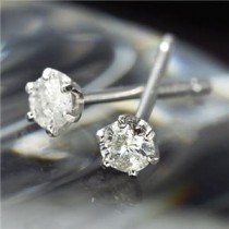 純プラチナ 0.1ctダイヤモンドピアス