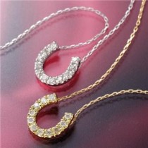 K18ホースシューダイヤモンドペンダント/ネックレス YG