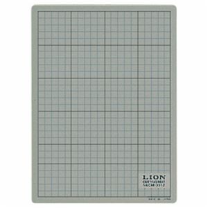 (まとめ) ライオン事務器 カッティングマット 再生PVC製 両面使用 300×220×3mm 灰/黒 CM-3012 1枚 【×4セット】