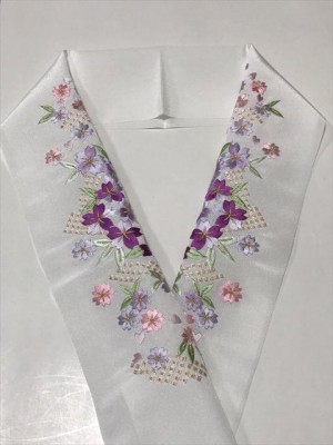 半衿　刺繍