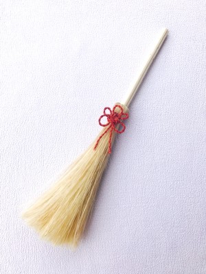 精麻ミニチャーム 祓い箒(梅)
